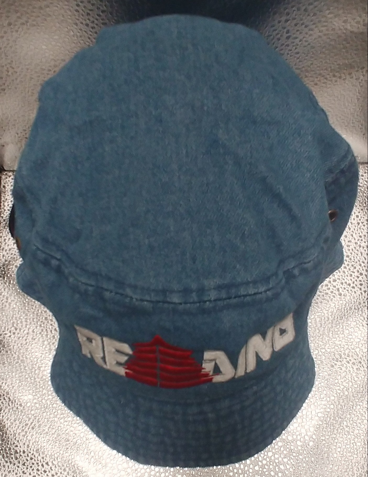Reading Bucket Hat Medium Wash