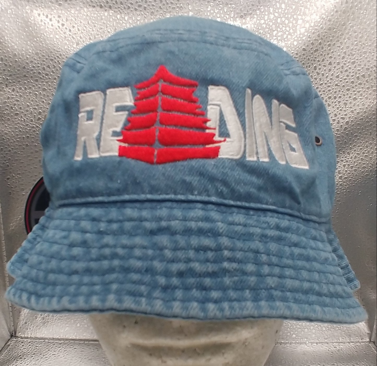 Reading Bucket Hat Medium Wash